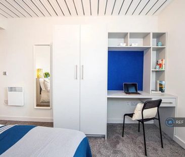 5 bedroom flat to rent - Photo 5