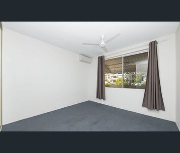 4/10 Alexandra Street, North Ward, Qld 4810 - Photo 3
