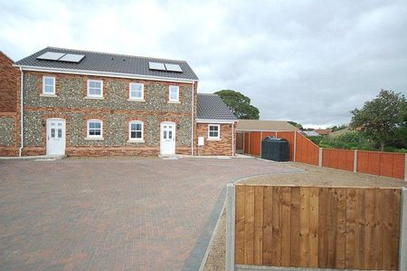 3 bedroom semi-detached house to rent - Photo 2