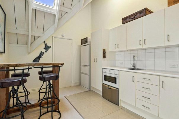 Historic Home - fully furnished - Photo 1