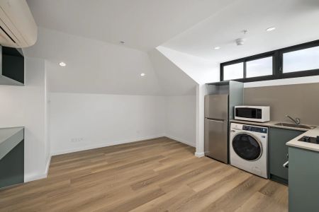 Near new luxury studios just 700m from Ashfield Station | IVY Ashfield - Photo 2