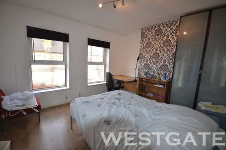 4 Bed - Pitcroft Avenue, University Area - Photo 4