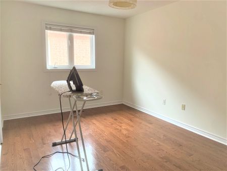 For Lease - 22 Aladdin Crescent, Richmond Hill, Ontario - Photo 5