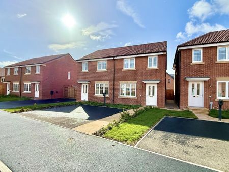 3 bedroom semi-detached house to rent - Photo 4