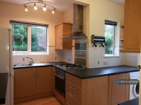 2 bedroom maisonette to rent - Photo 5