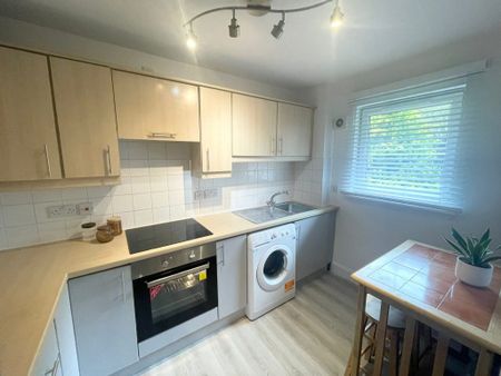 1 Bedroom Property in Quarryknowe Street - Photo 3