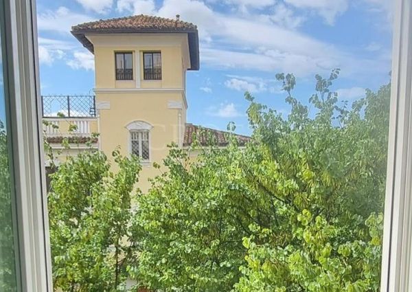 Parioli-Piazza delle Muse: Restored 3 bedroom, 3 Bath, spacious living, kitchen, balcony, near park, master bed & 2 single bedrooms. Ref 1045
