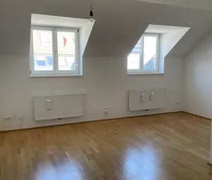Dachgeschosswohnung mit Terrasse und Klimaanlage nahe dem Schottentor - Foto 2