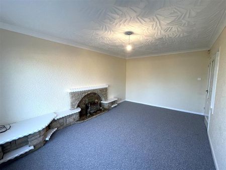 2 bedroom semi-detached bungalow to rent - Photo 3