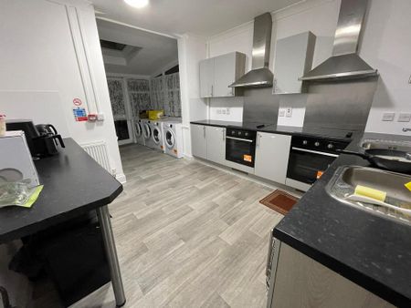 1 bedroom bedsit to rent - Photo 4