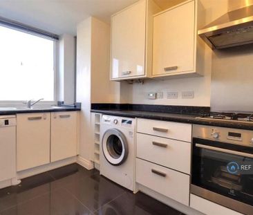 4 bedroom semi-detached house to rent - Photo 6