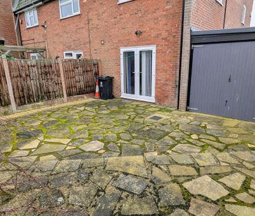 4 bedroom terraced house to rent - Photo 2