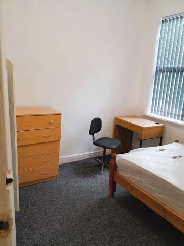 4 bedroom house to rent - Photo 3