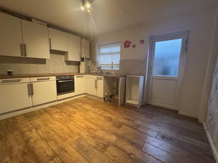 Wain Close, Eastfield, Scarborough - Photo 5