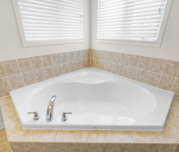 For Lease - 36 Capistro Street, Brampton, Ontario - Photo 5