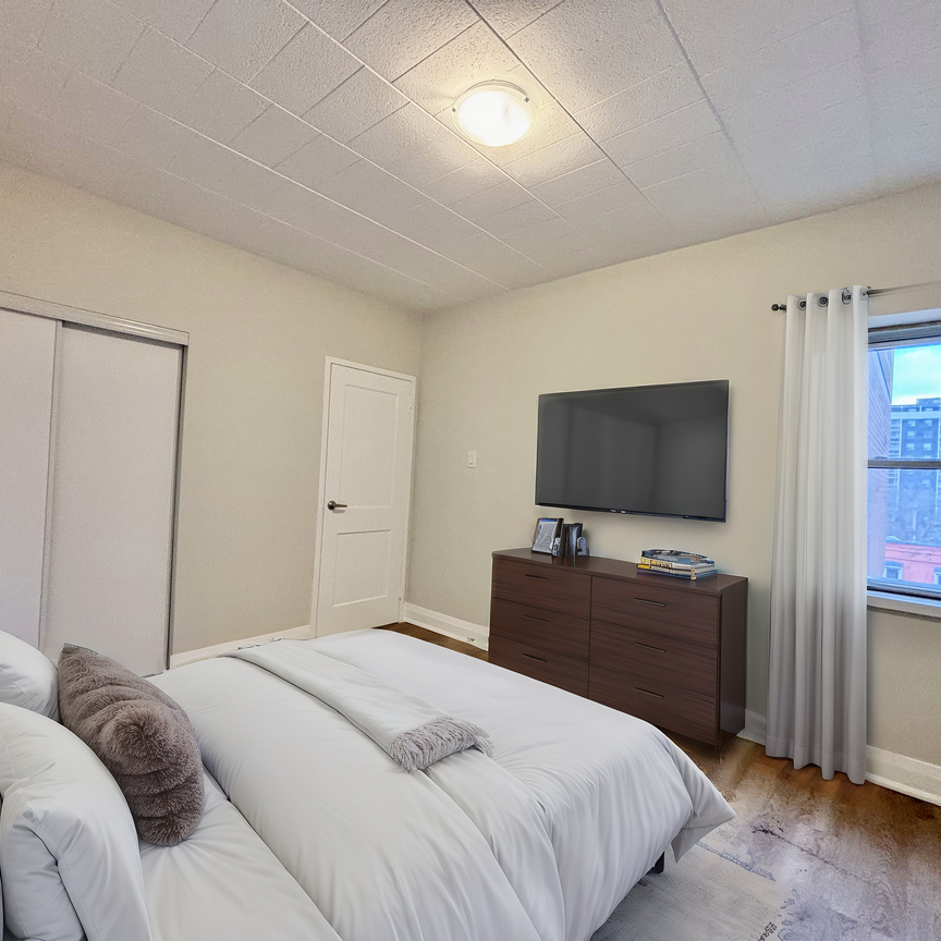 255 King Street West - Photo 1