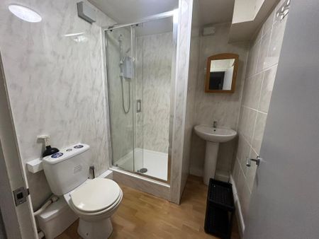 2 Bed Student Accommodation - Photo 5