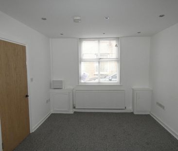 2 bedroom property to rent - Photo 1