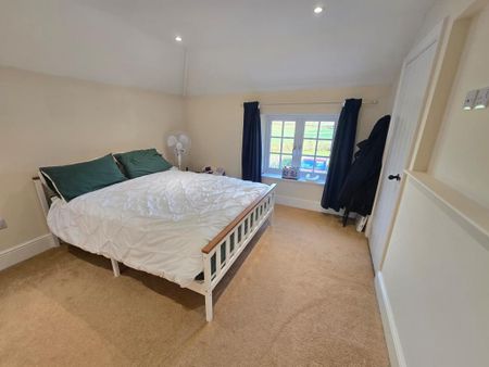 2 bedroom semi-detached house to rent - Photo 3