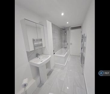 1 bedroom in a house share to rent - Photo 5