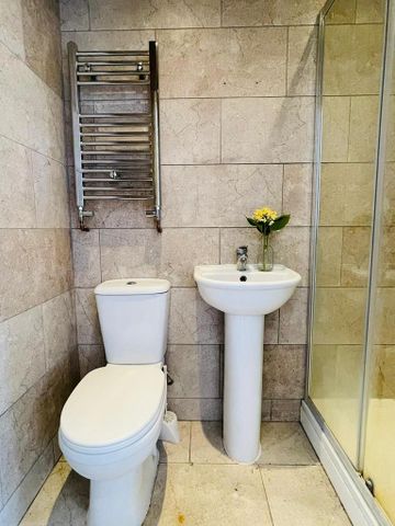 1 bedroom in a house share to rent - Photo 5