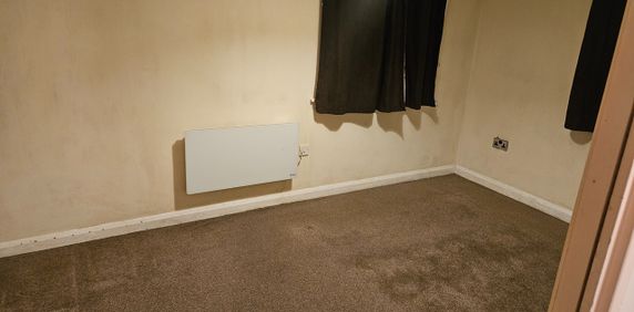 2 Bed Semi-Detached House, Whitebeam Lane, LS10 - Photo 2