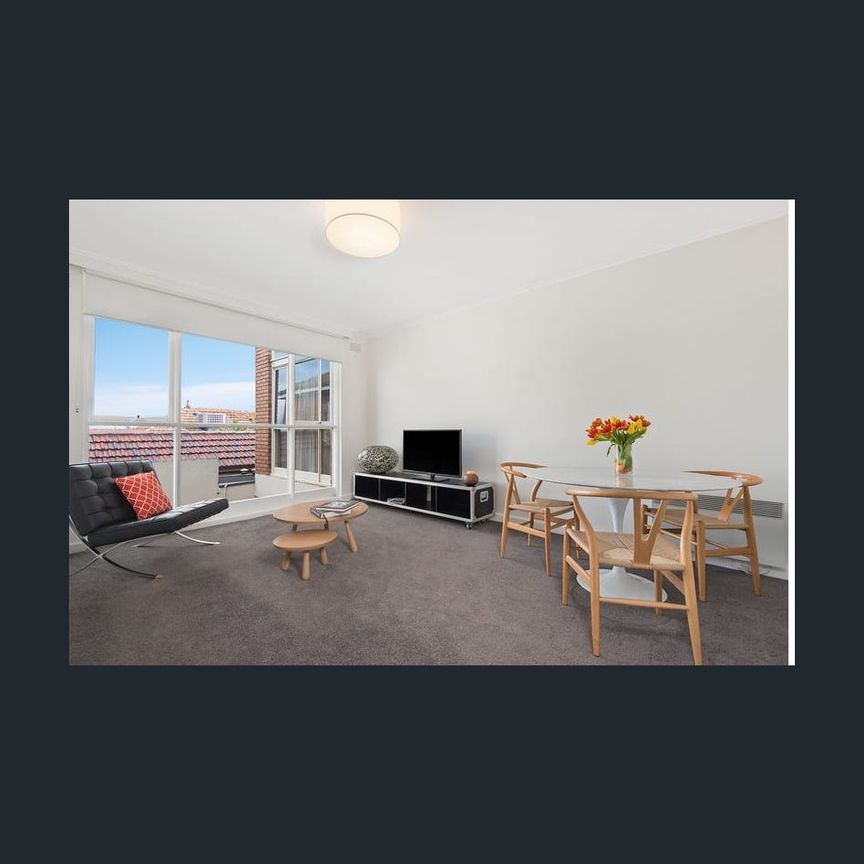 ONE BEDROOM APARTMENT IN PERFECT LOCATION! - Photo 1