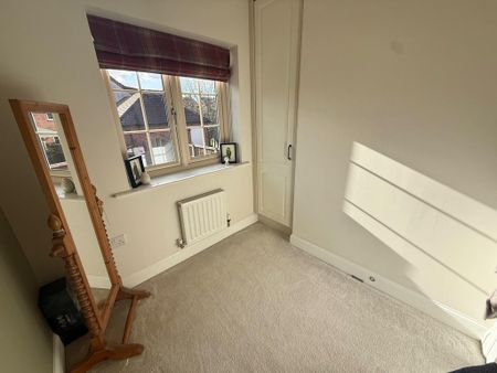 3 bedroom semi-detached house to rent - Photo 4
