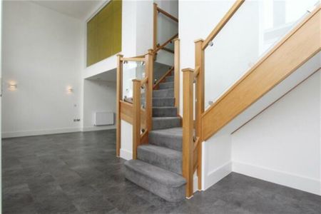 Cobalt Quarter, Ocean Village - Photo 3