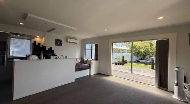 Neat as a Pin! - Photo 1