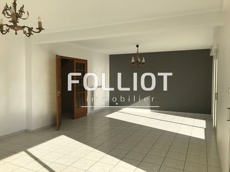 A louer : Maison 7 Pièces St Etienne En Coglès - Réf.245CV - Photo 3