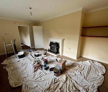 2 bedroom semi-detached bungalow to rent - Photo 1