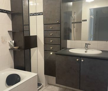 Location Appartement 3 pièces 62m² THONON LES BAINS 74200 - Photo 5