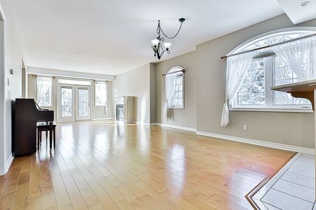 For Lease - 520 Silken Laumann Drive Unit# 2, Newmarket, Ontario - Photo 3