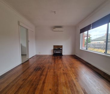 2 Bedroom Unit - Walk to Central Clayton - Photo 4