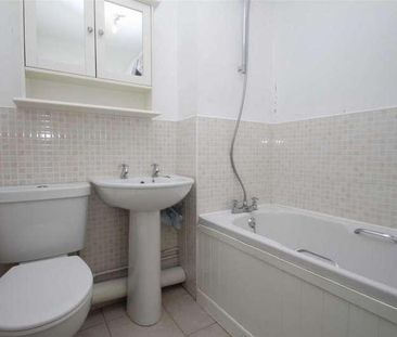 Caterham Close, Clacton-on-sea, CO16 - Photo 5