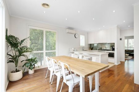 Effortless living in a vibrant lifestyle position - Photo 4