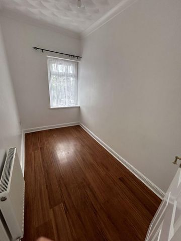 3 bedroom end of terrace house to rent - Photo 4