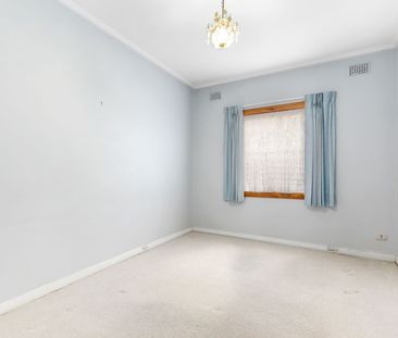 Affordable home in an excellent location - Photo 2