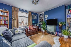 1 Waverley Grove, Southsea - Photo 3