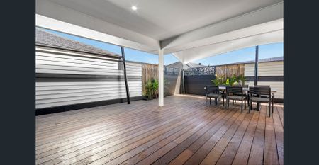 Hamptons-Style Luxury Living – Modern, Low-Maintenance & Ready to Rent - Photo 3