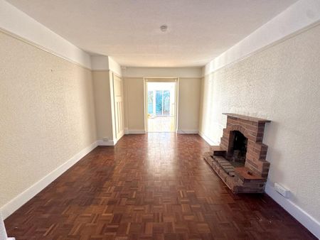 4 bedroom detached house to rent - Photo 2