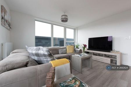 2 bedroom penthouse to rent - Photo 5