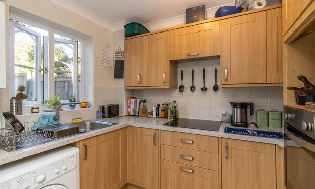 2 bedroom end of terrace house to rent - Photo 1