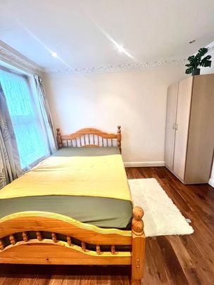 Room in a Shared Flat, Woolwich Road, SE10 - Photo 1