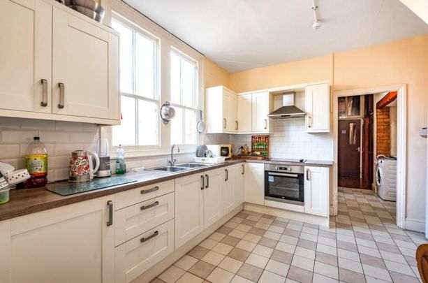 57 St. Catherines, Lincoln, Lincolnshire, LN5 8LR - Photo 1