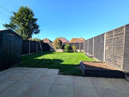 1 bedroom semi-detached house to rent - Photo 3