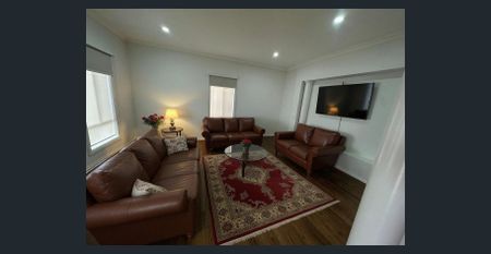 Executive living at its finest - Photo 2