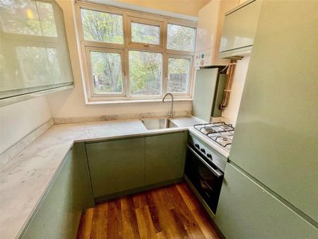 2 bedroom maisonette to rent - Photo 4