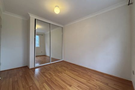 Tightly held complex | Convenient location (Access from Milton Street side) - Photo 3